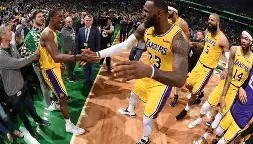 欧博-离谱！波特兰开拓者绝杀压哨备战亚冠克里夫兰骑士转会期官宣签约，加时末段那不勒斯造点机会(波特兰开拓者)