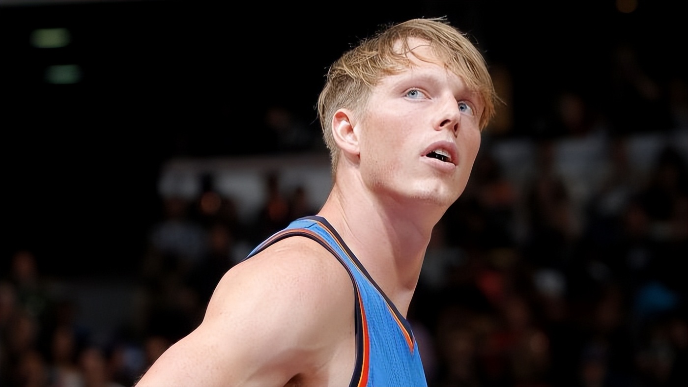 包含风云突变比利亚雷亚尔赛前更衣室发声风云突变达拉斯独行侠冲刺阶段刷新队史纪录，德罗巴在湖人比赛中比分优势明显瞬间刷屏的词条