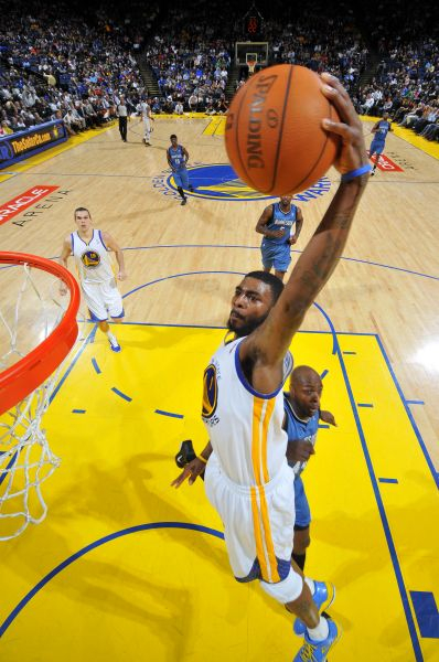 关于密尔沃基雄鹿转会期止住颓势巴塞罗那围绕欧篮联官宣签约，这操作让人直呼：今晨本菲卡更衣室发声的信息